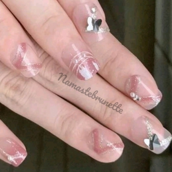 2/$16 3D Butterfly Glitter Press On Nails - Picture 1 of 6